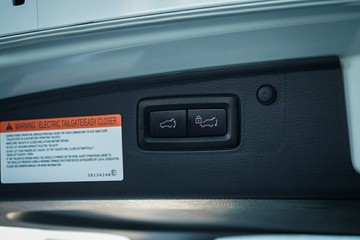 https://vehicle-cdn.autoleague.cloud/28170_118470_10.jpg
