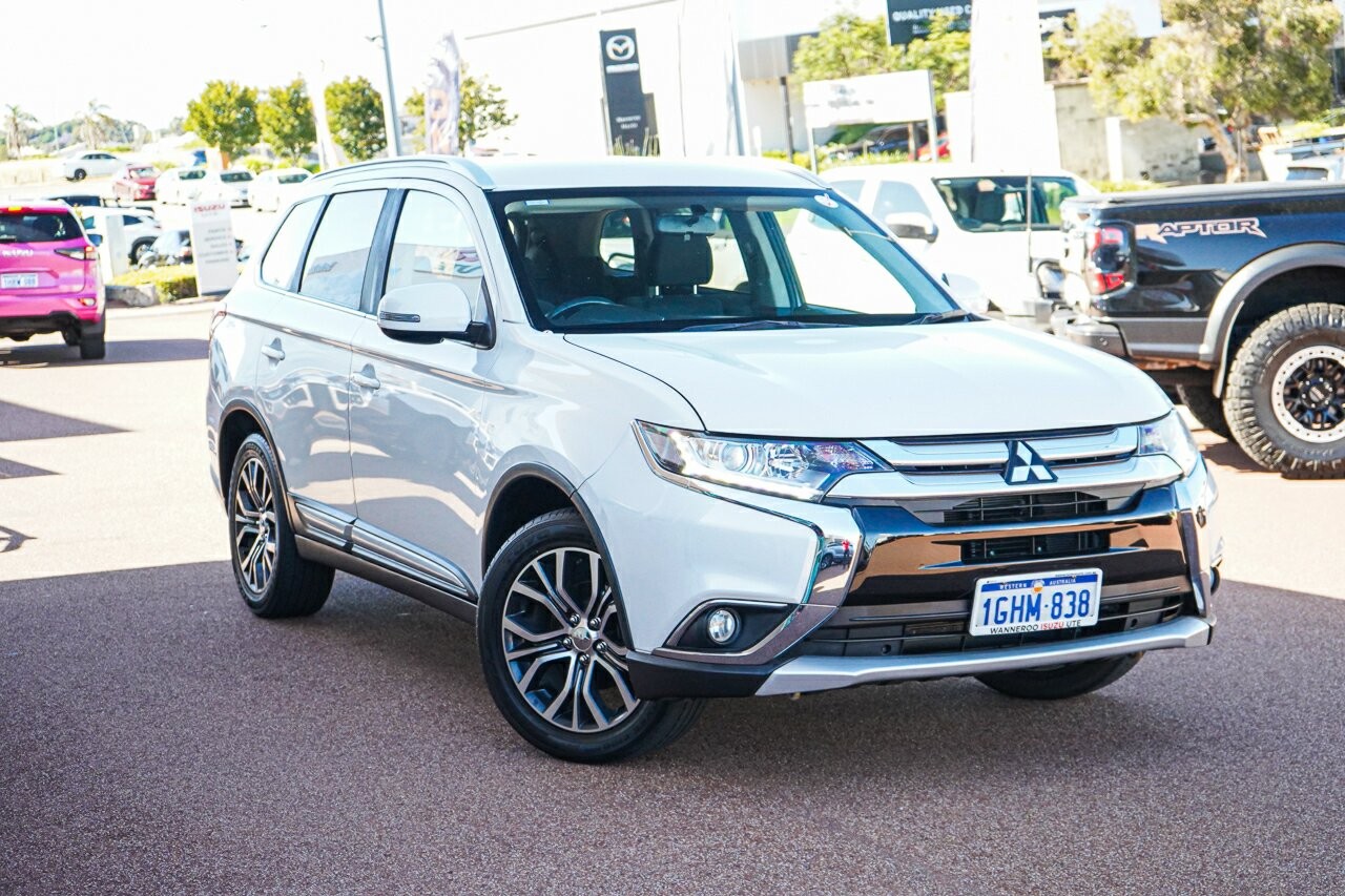 Mitsubishi Outlander image 1