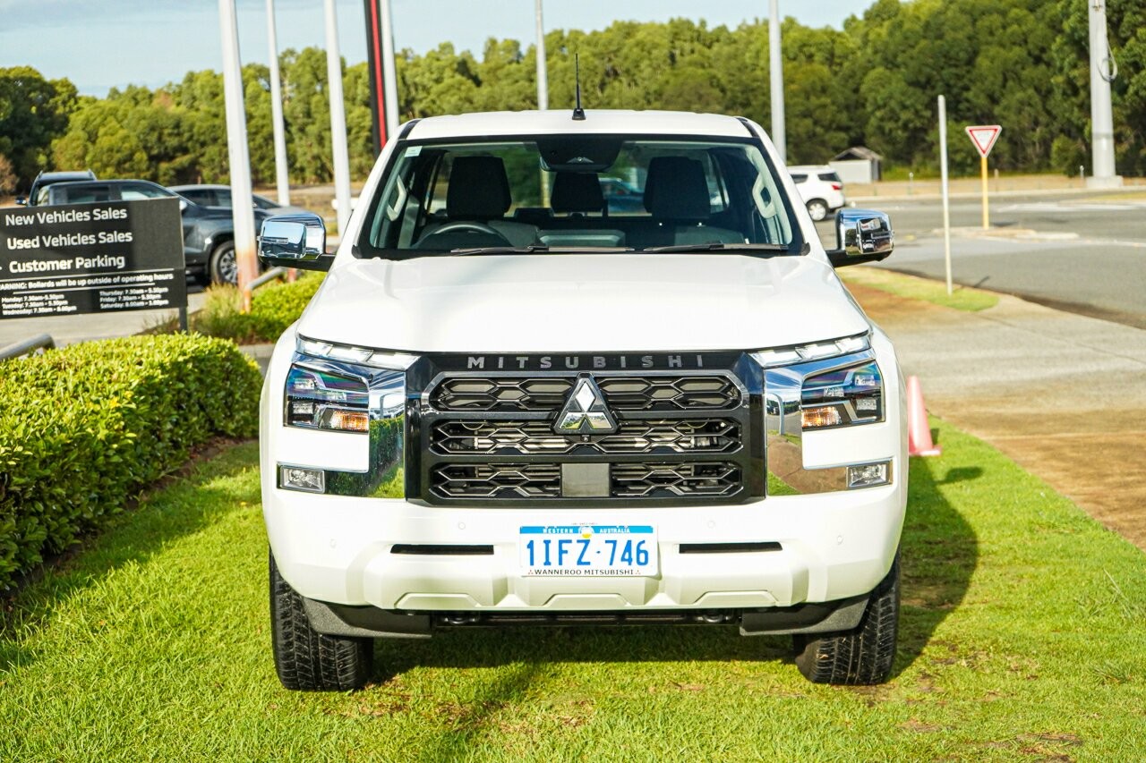 Mitsubishi Triton image 3