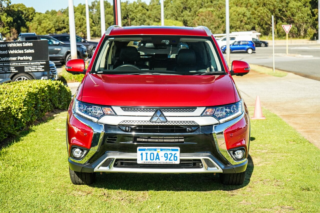 Mitsubishi Outlander image 3