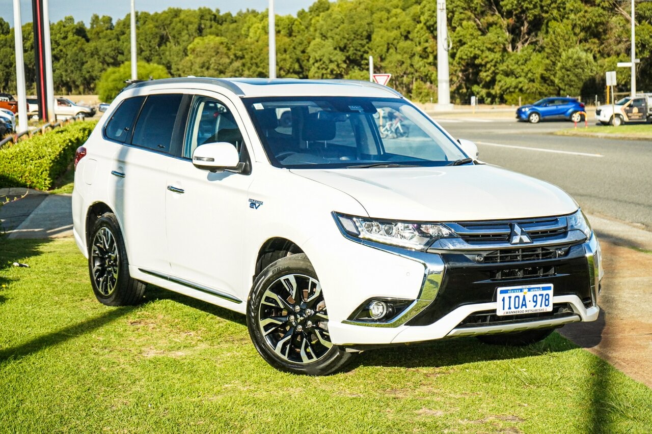 Mitsubishi Outlander image 1