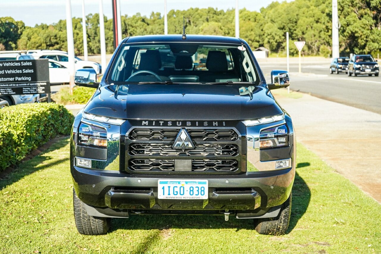 Mitsubishi Triton image 2