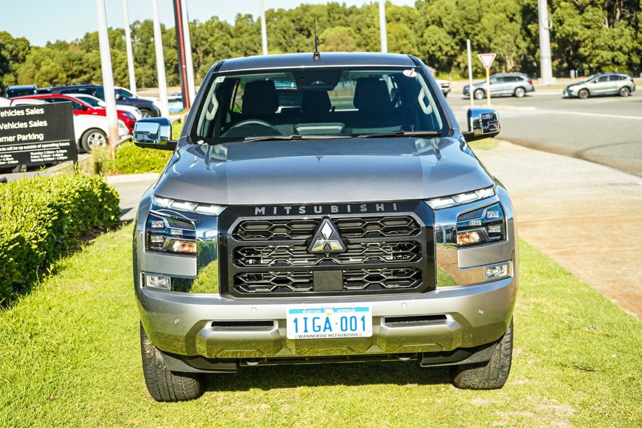 Mitsubishi Triton image 2