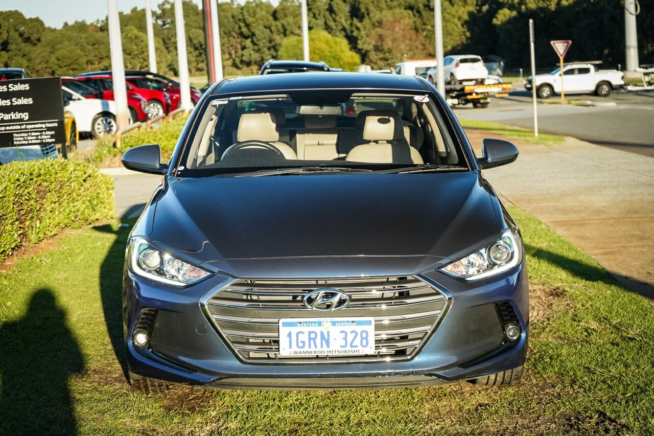 Hyundai Elantra image 3