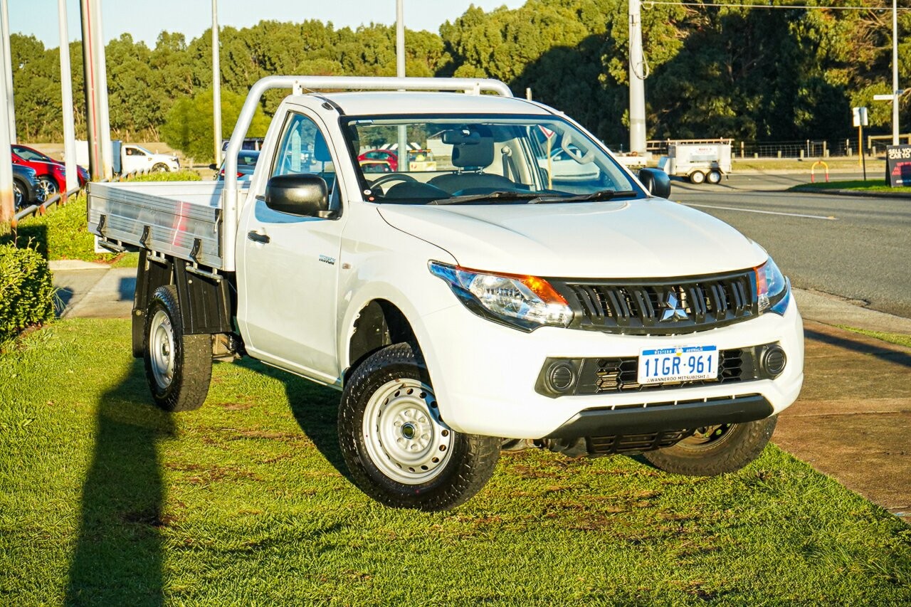 Mitsubishi Triton image 1