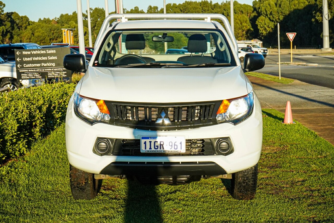 Mitsubishi Triton image 3
