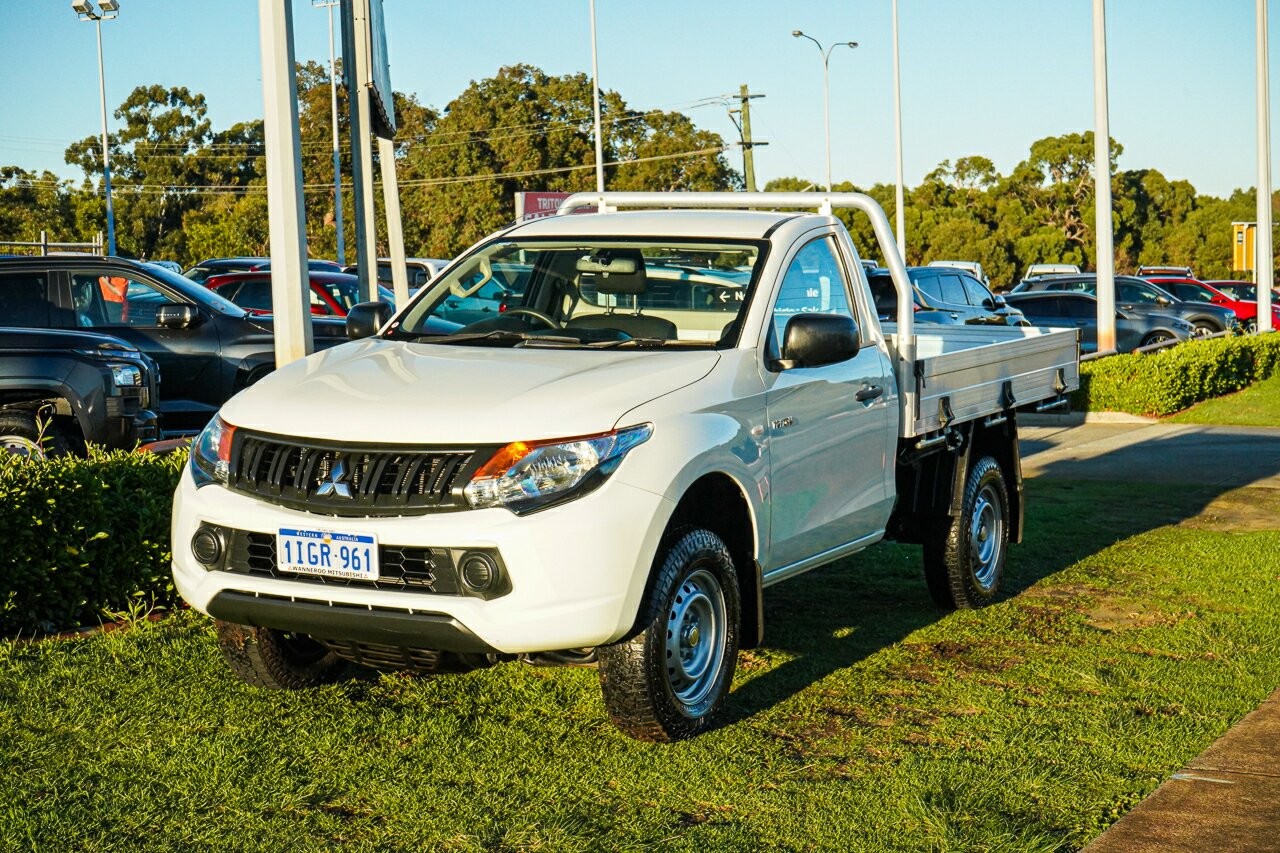 Mitsubishi Triton image 4
