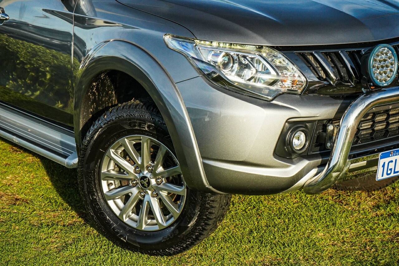 Mitsubishi Triton image 2