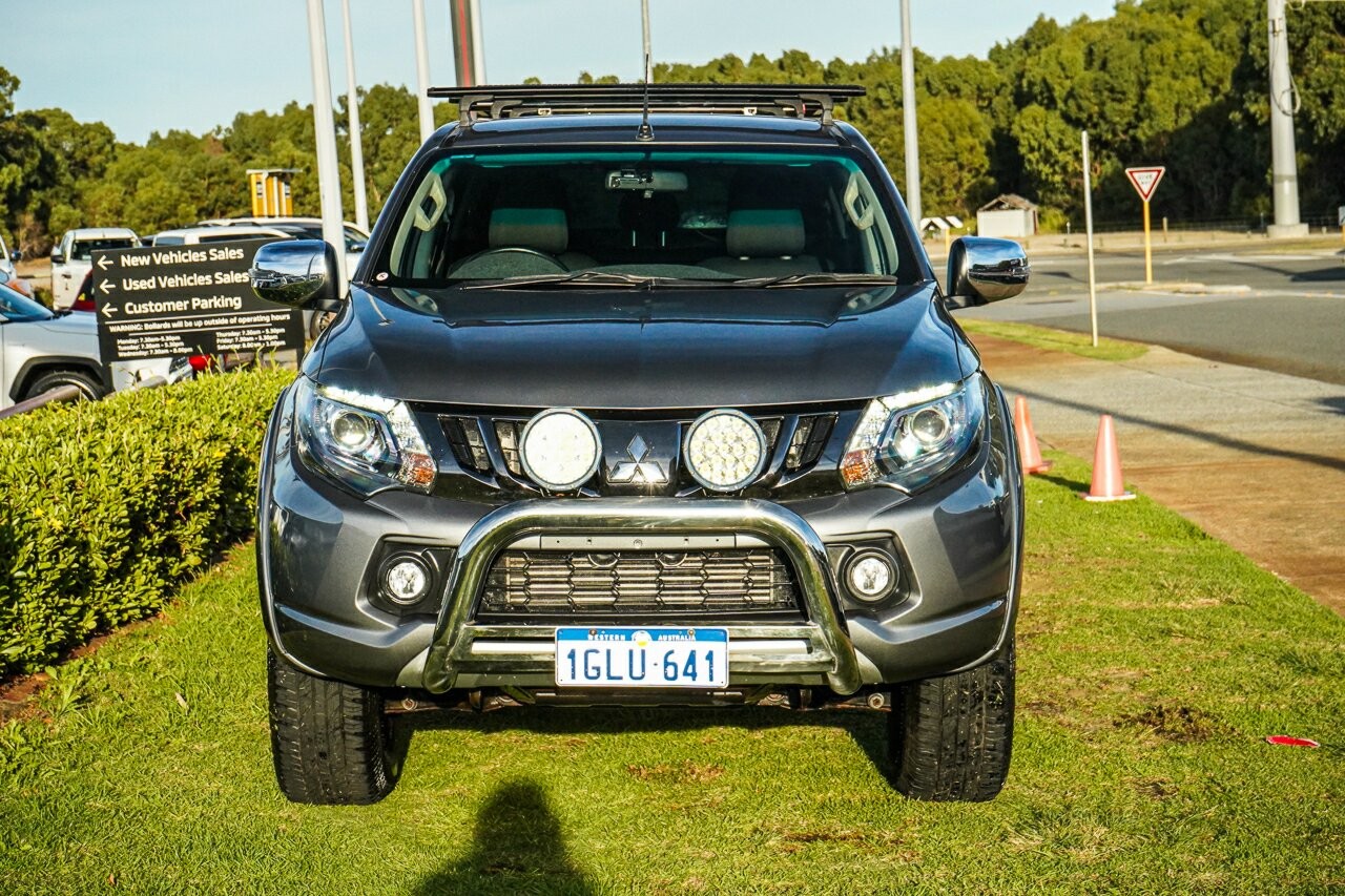 Mitsubishi Triton image 3