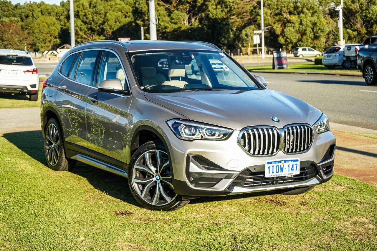 BMW X1 image 1