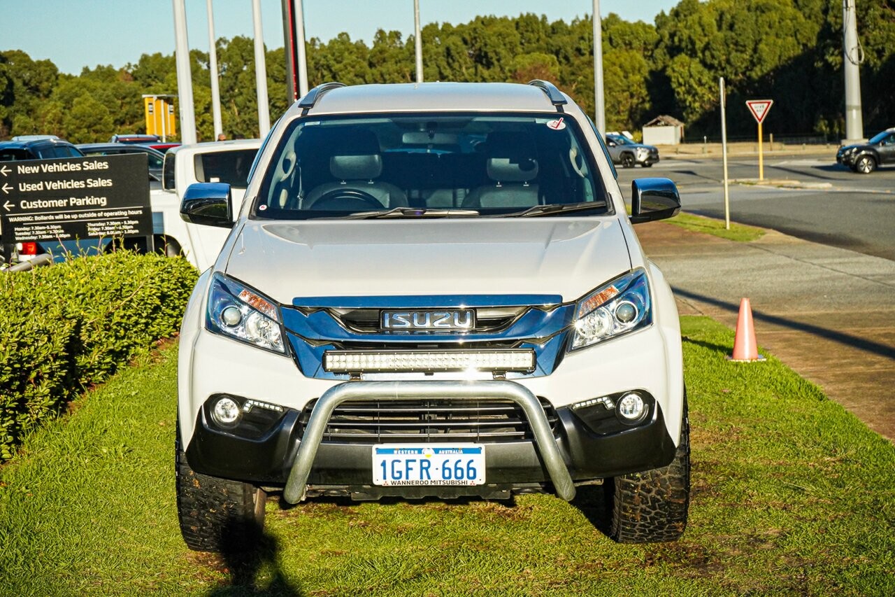 Isuzu Mu-x image 3