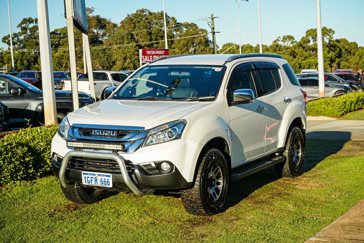 Isuzu Mu-x image 4