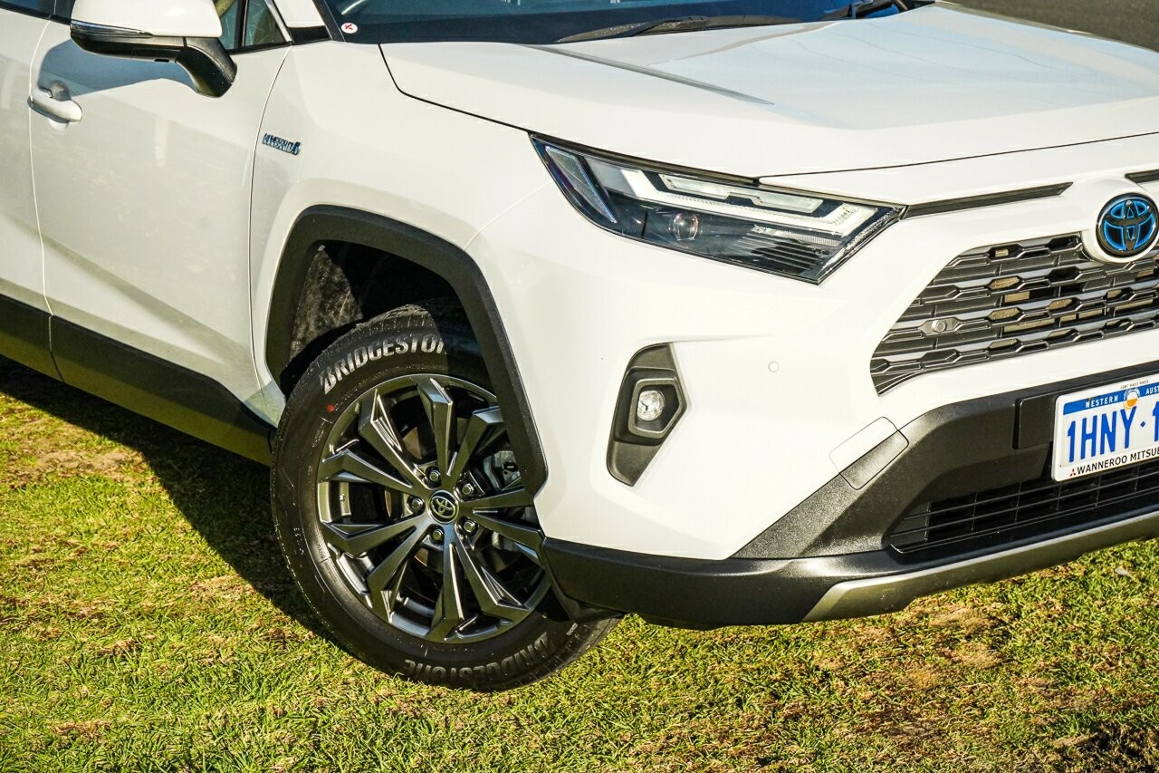 Toyota Rav4 image 2