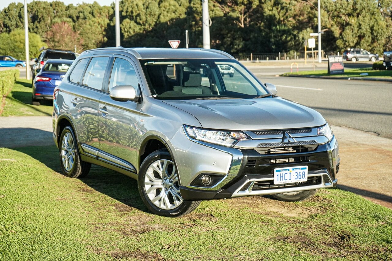 Mitsubishi Outlander image 1