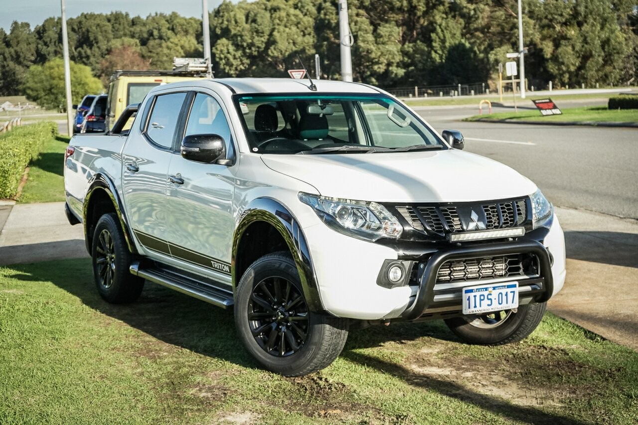 Mitsubishi Triton image 1