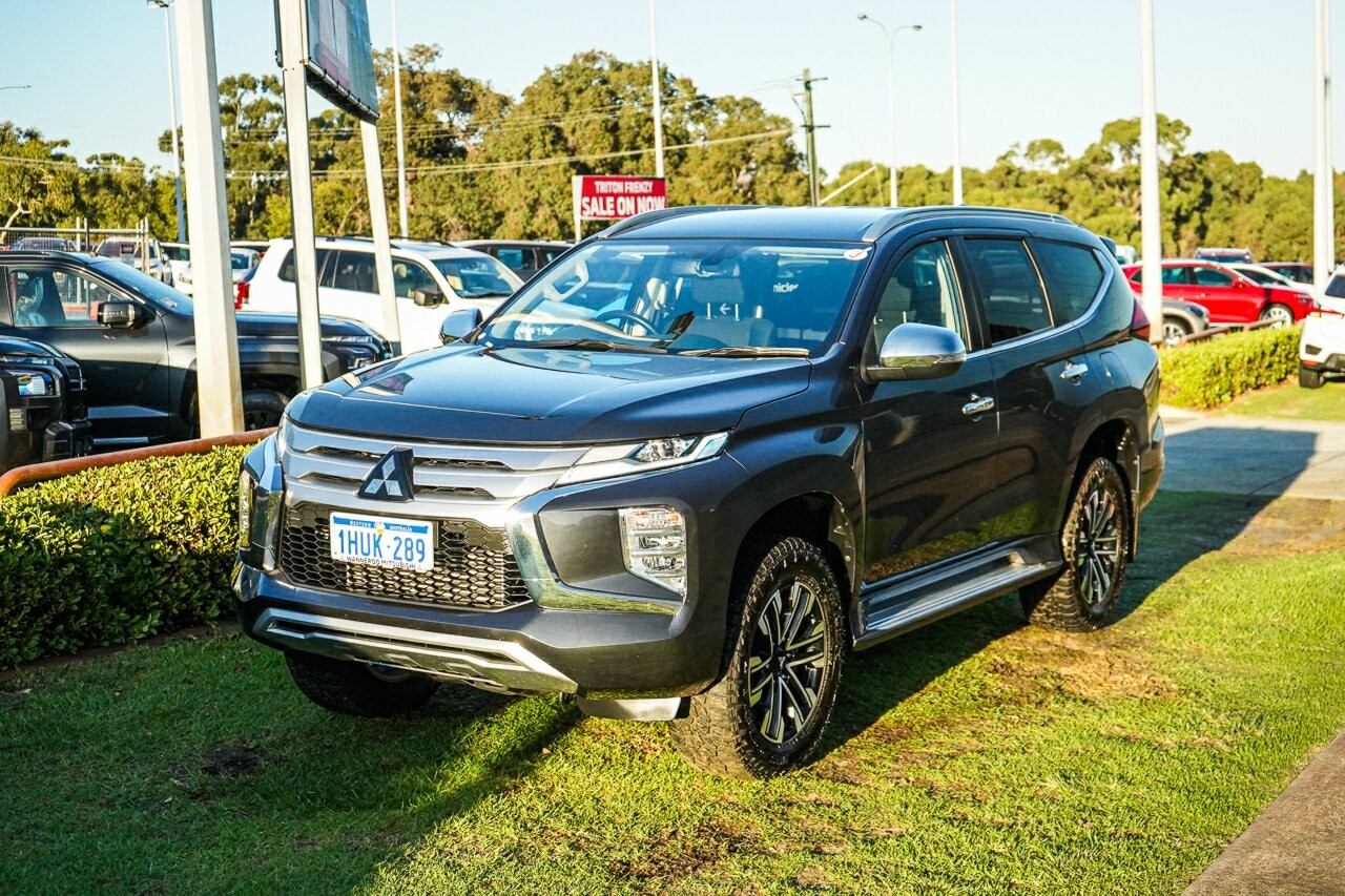 Mitsubishi Pajero Sport image 4