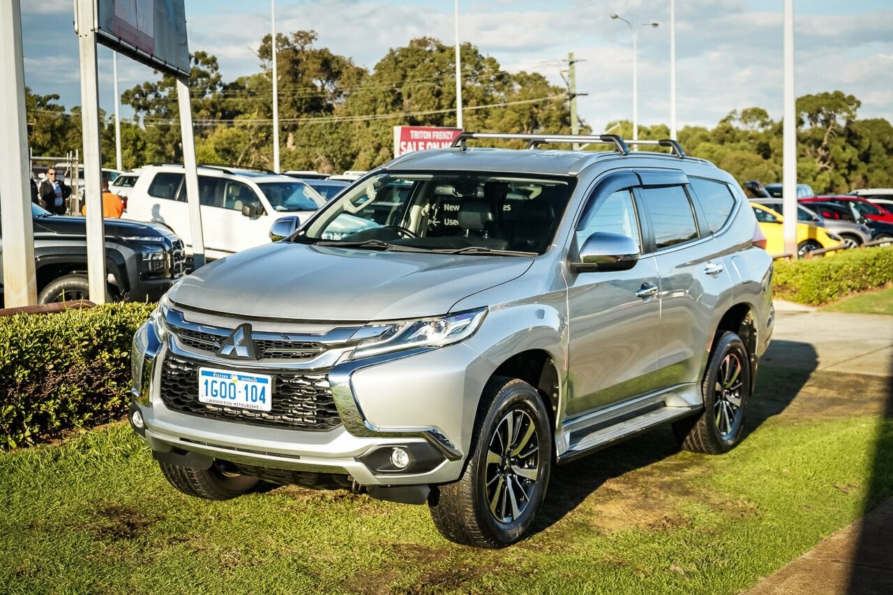 Mitsubishi Pajero Sport image 4