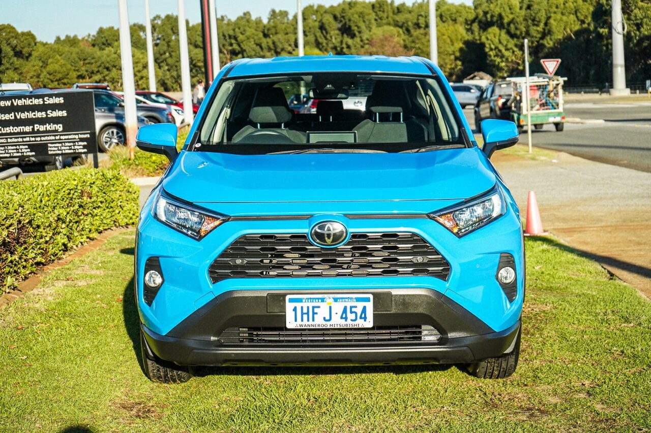 Toyota Rav4 image 2