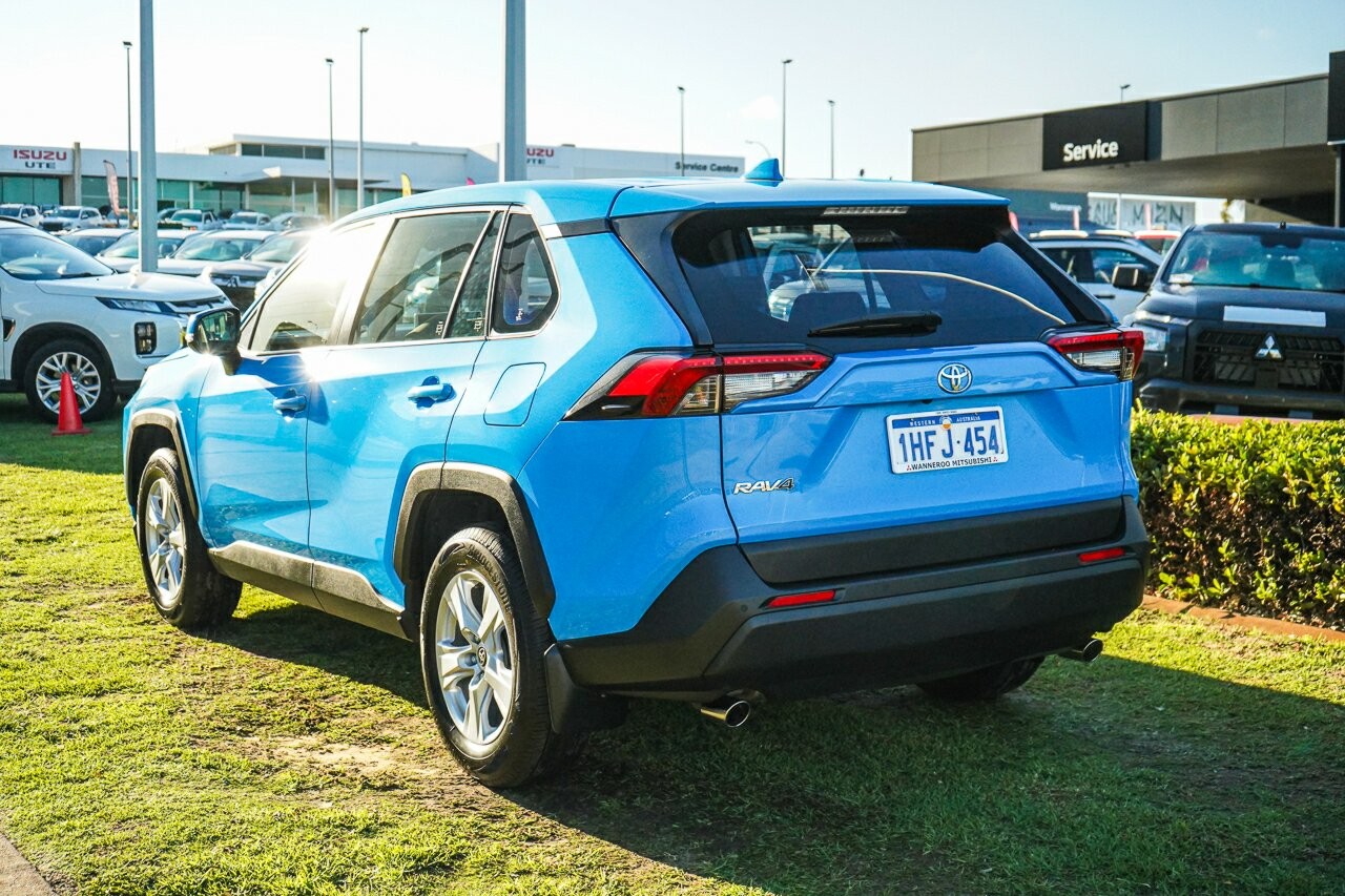 Toyota Rav4 image 4