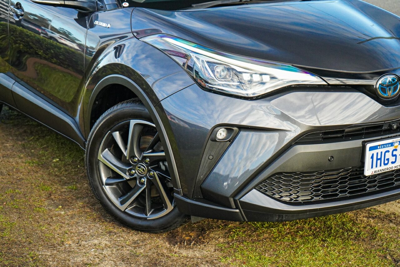 Toyota C-hr image 2