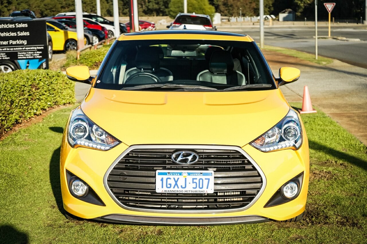 Hyundai Veloster image 3