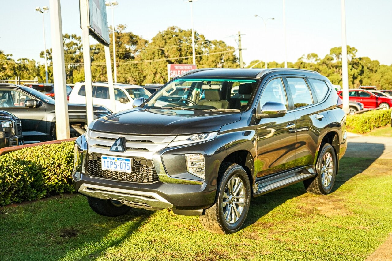 Mitsubishi Pajero Sport image 4