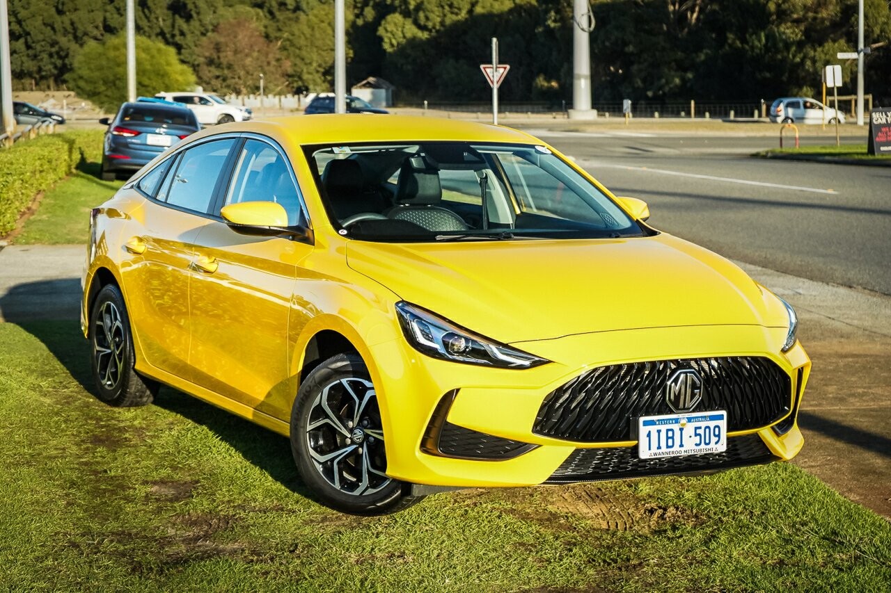 MG Mg5 image 1