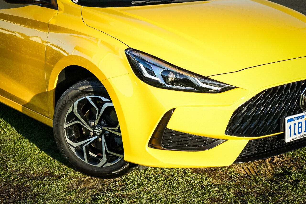 MG Mg5 image 2