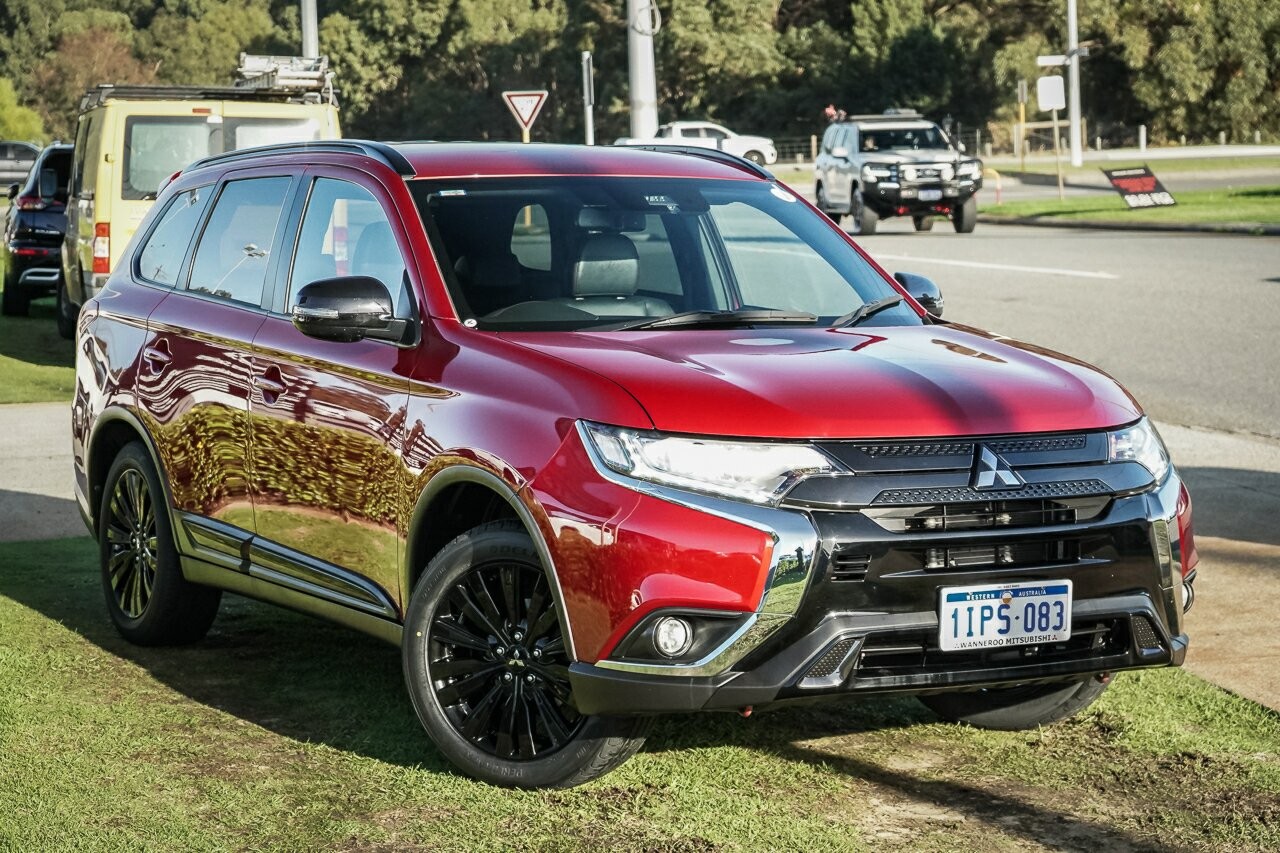 Mitsubishi Outlander image 1