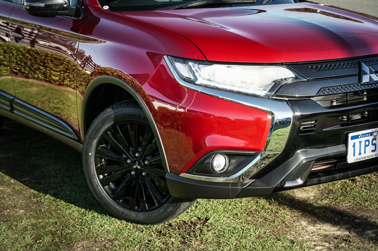 Mitsubishi Outlander image 2