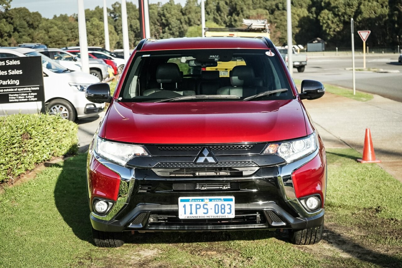 Mitsubishi Outlander image 3
