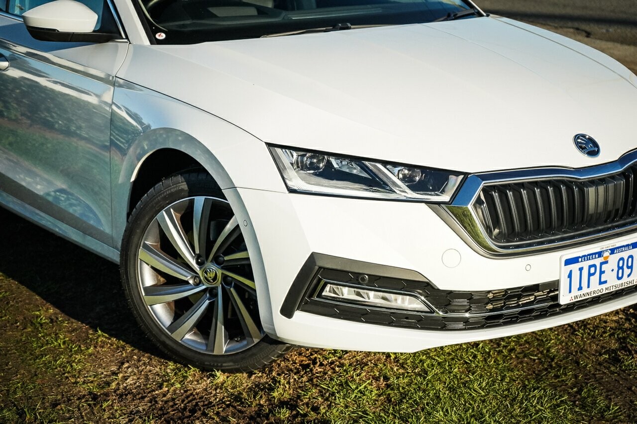 Skoda Octavia image 2