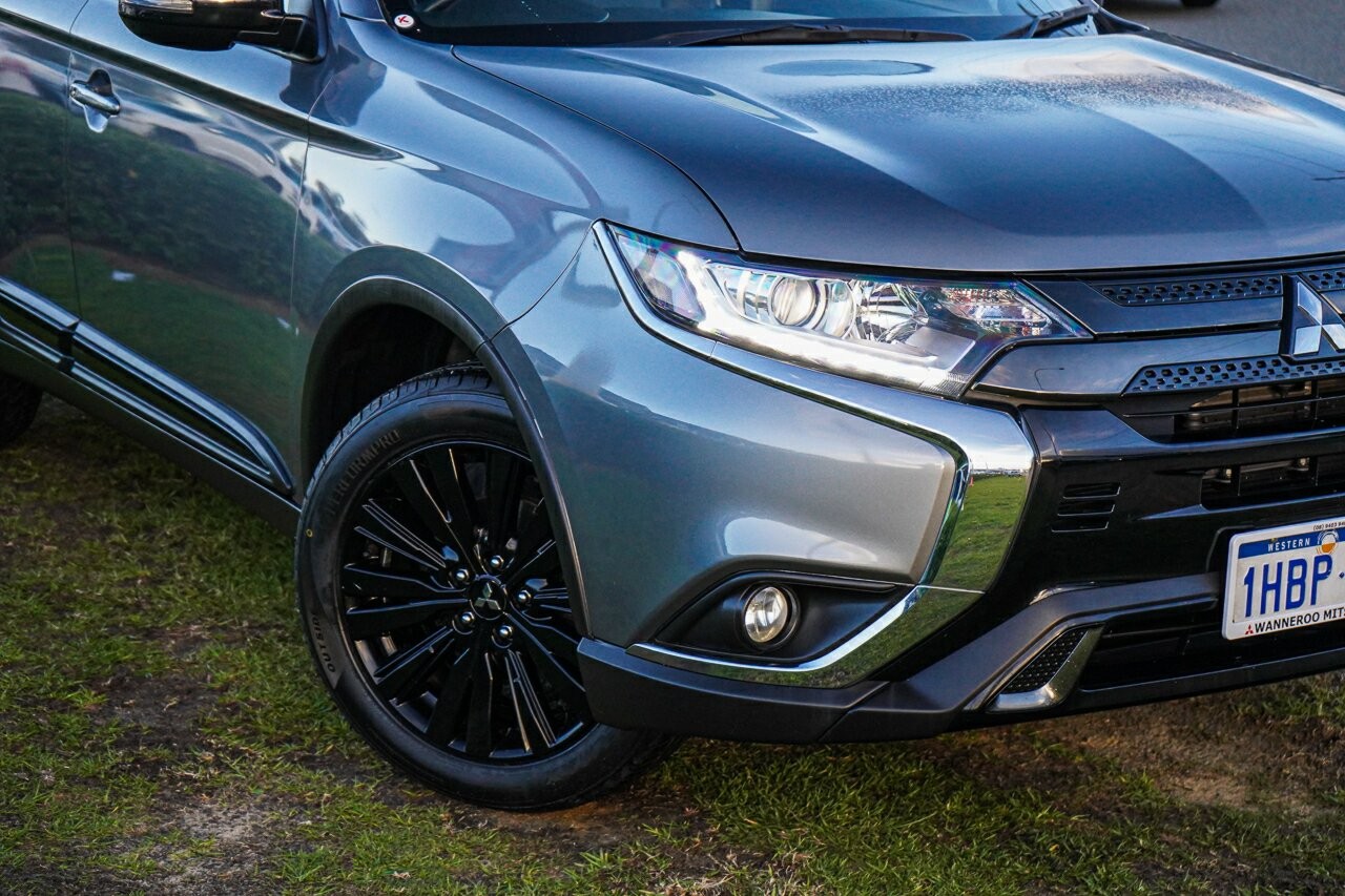 Mitsubishi Outlander image 2