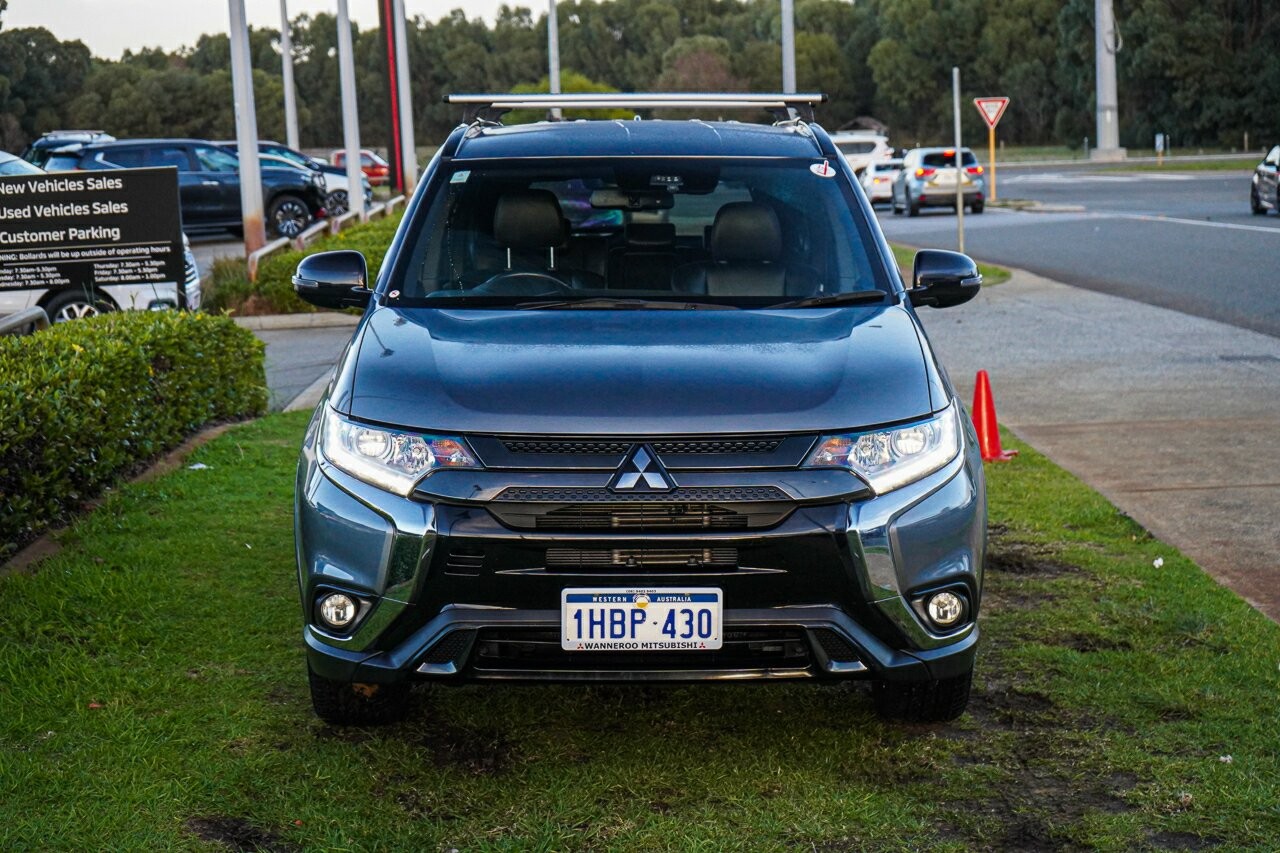 Mitsubishi Outlander image 3