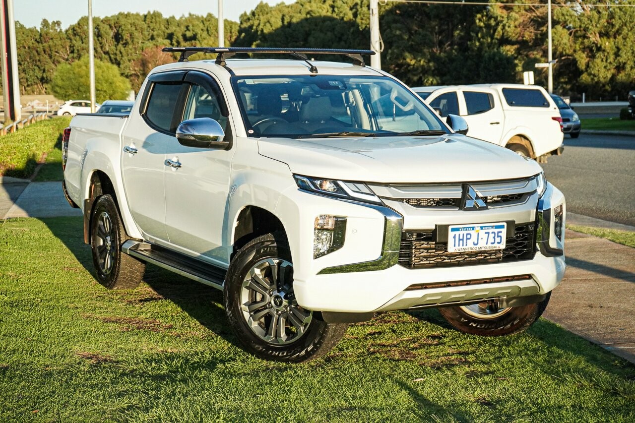 Mitsubishi Triton image 1