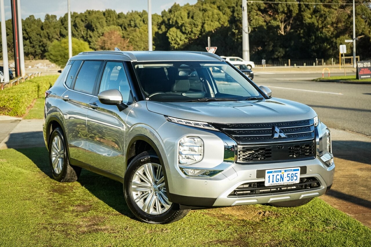 Mitsubishi Outlander image 1