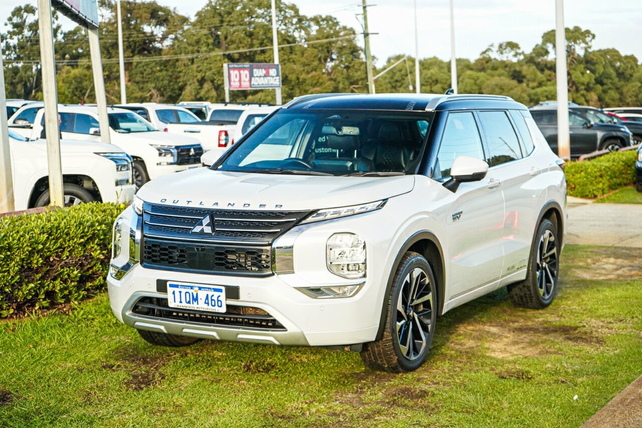 Mitsubishi Outlander image 4