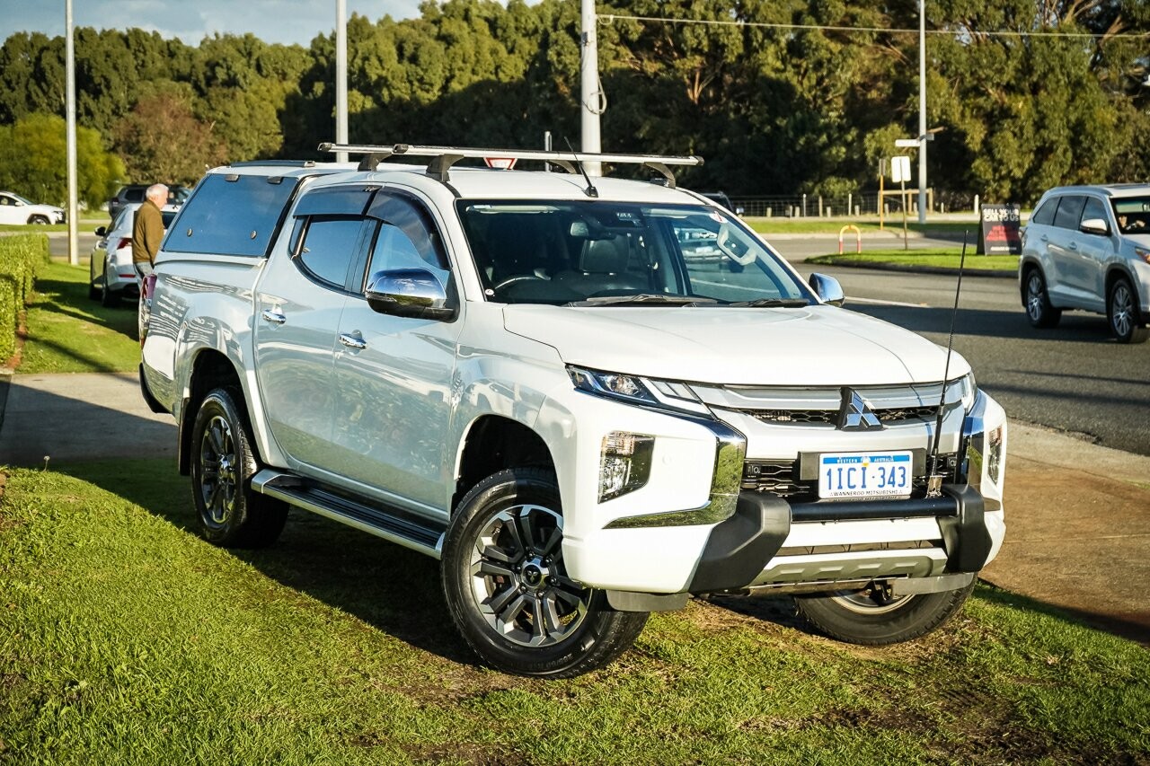 Mitsubishi Triton image 1