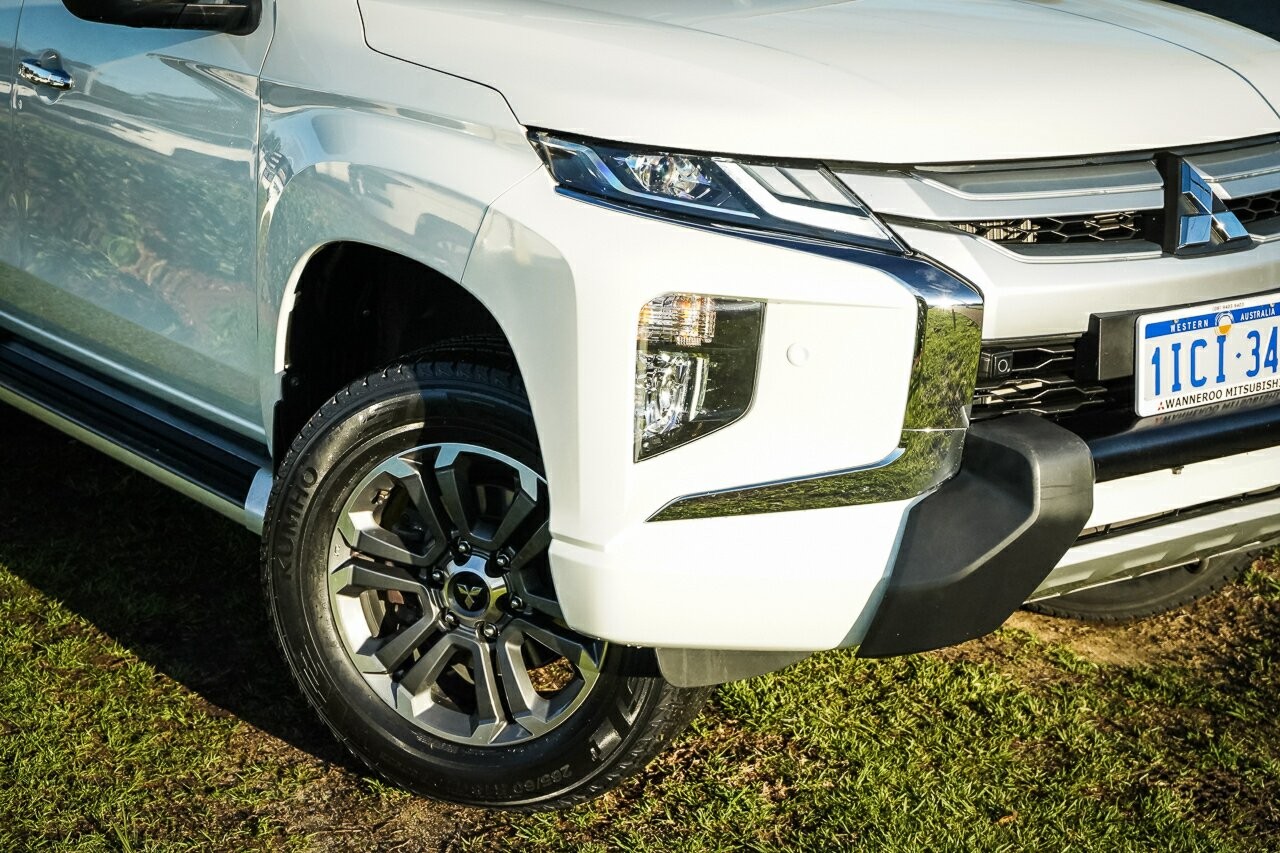 Mitsubishi Triton image 2