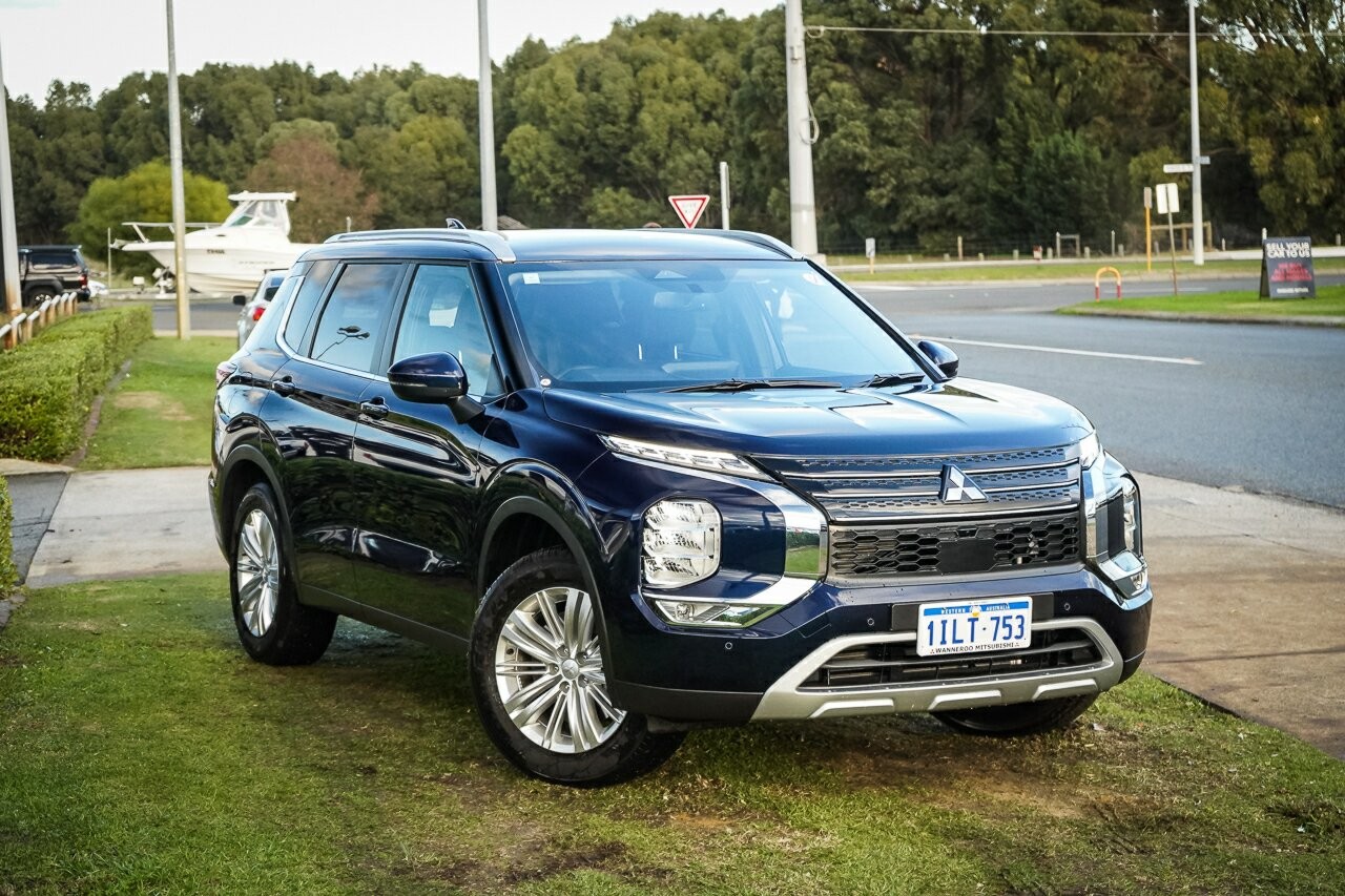 Mitsubishi Outlander image 1
