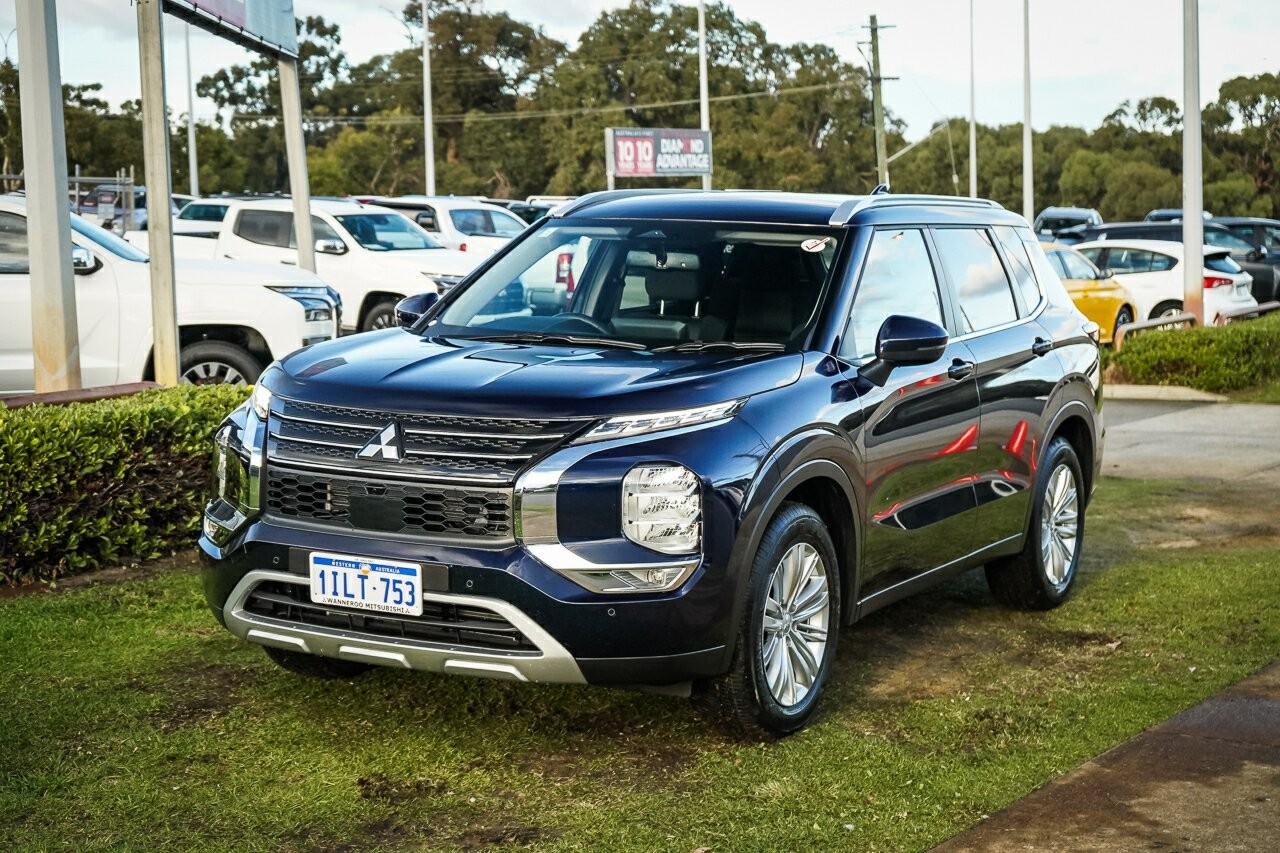 Mitsubishi Outlander image 3