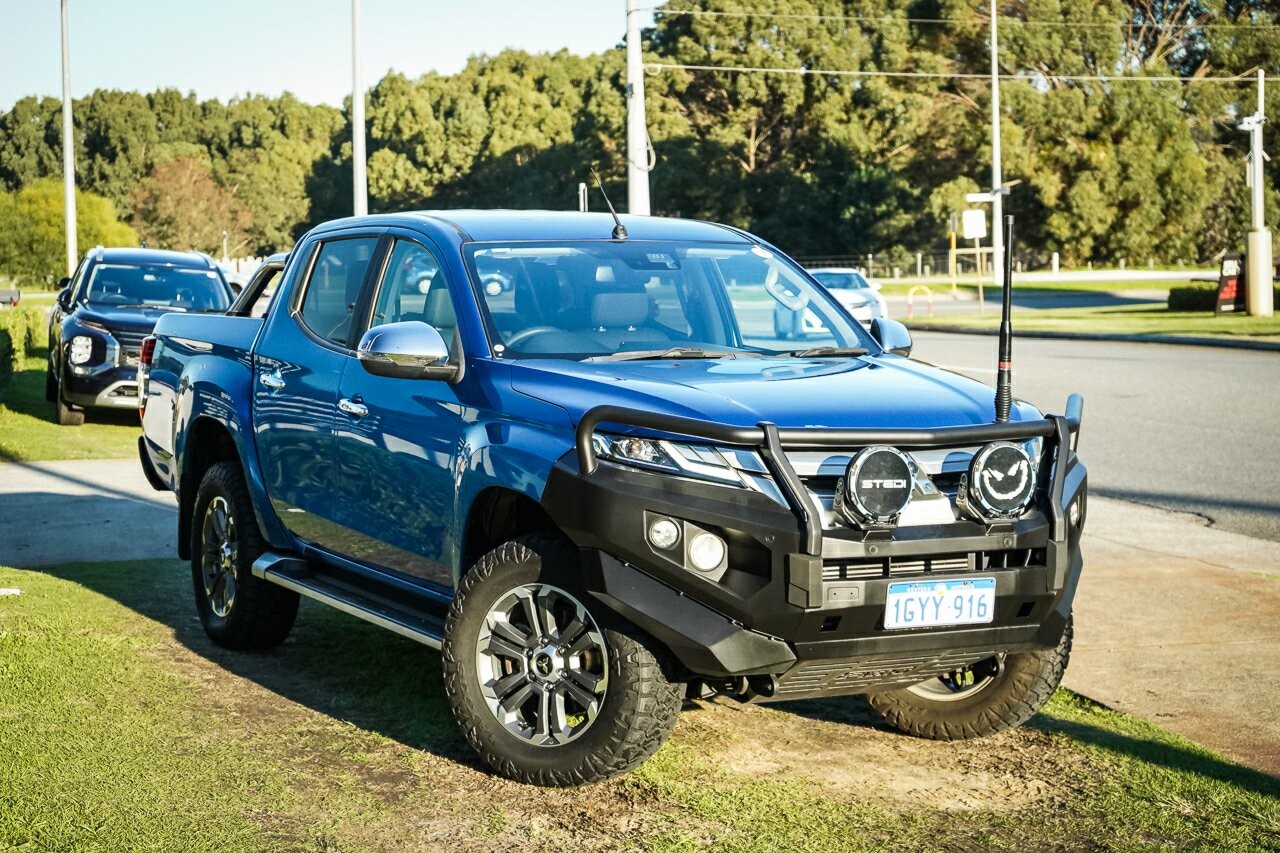 Mitsubishi Triton image 1