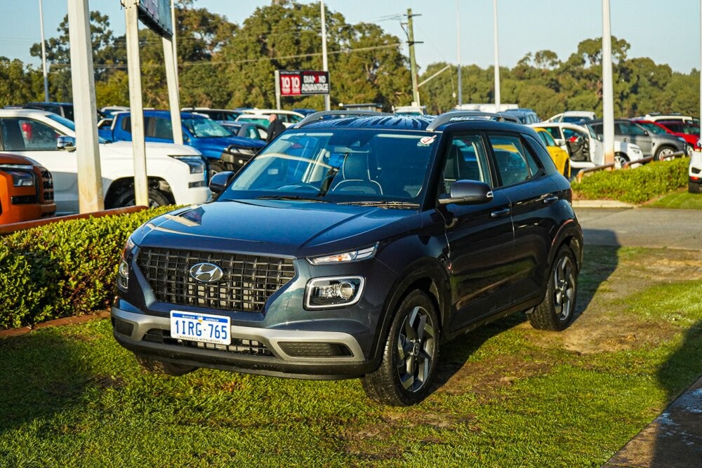 Hyundai Venue image 2