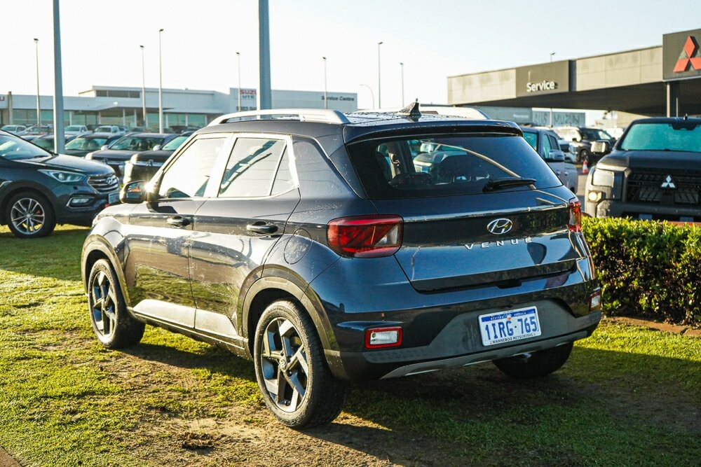 Hyundai Venue image 3