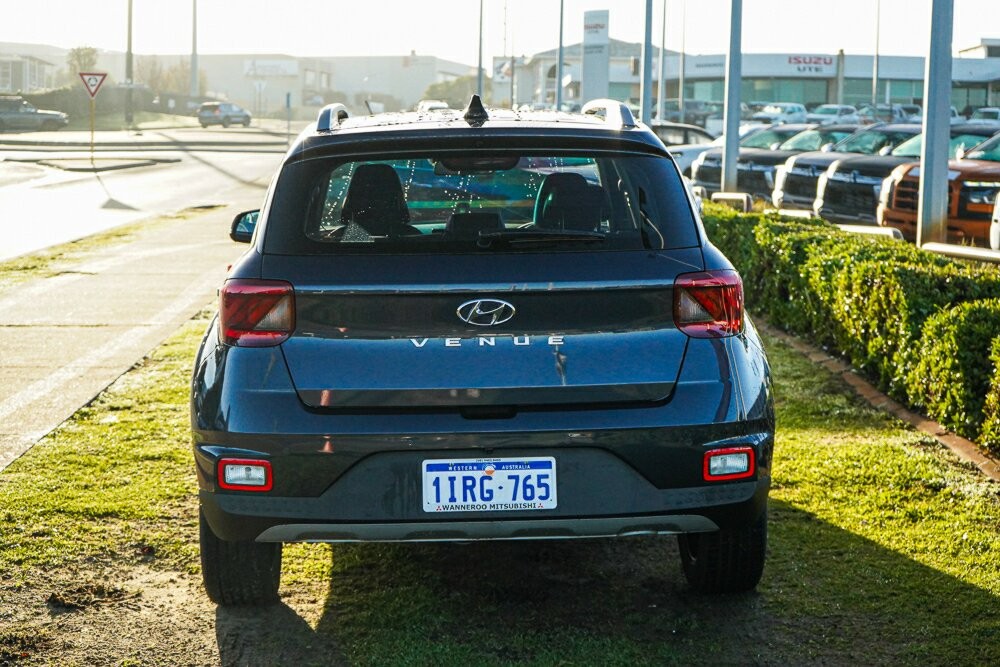 Hyundai Venue image 4