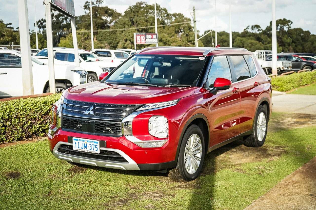 Mitsubishi Outlander image 3
