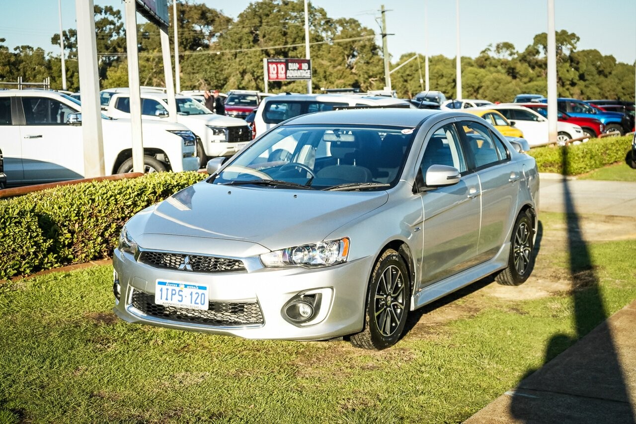 Mitsubishi Lancer image 4