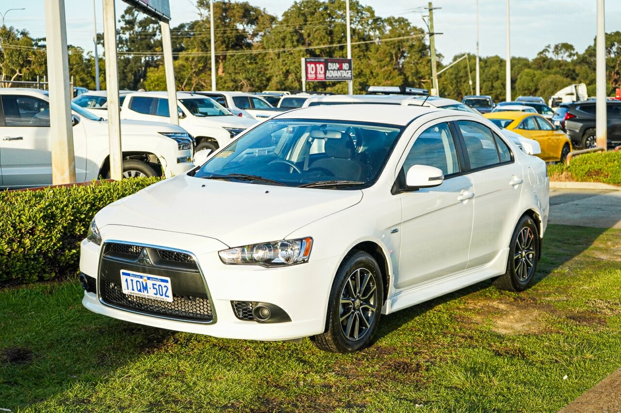 Mitsubishi Lancer image 4