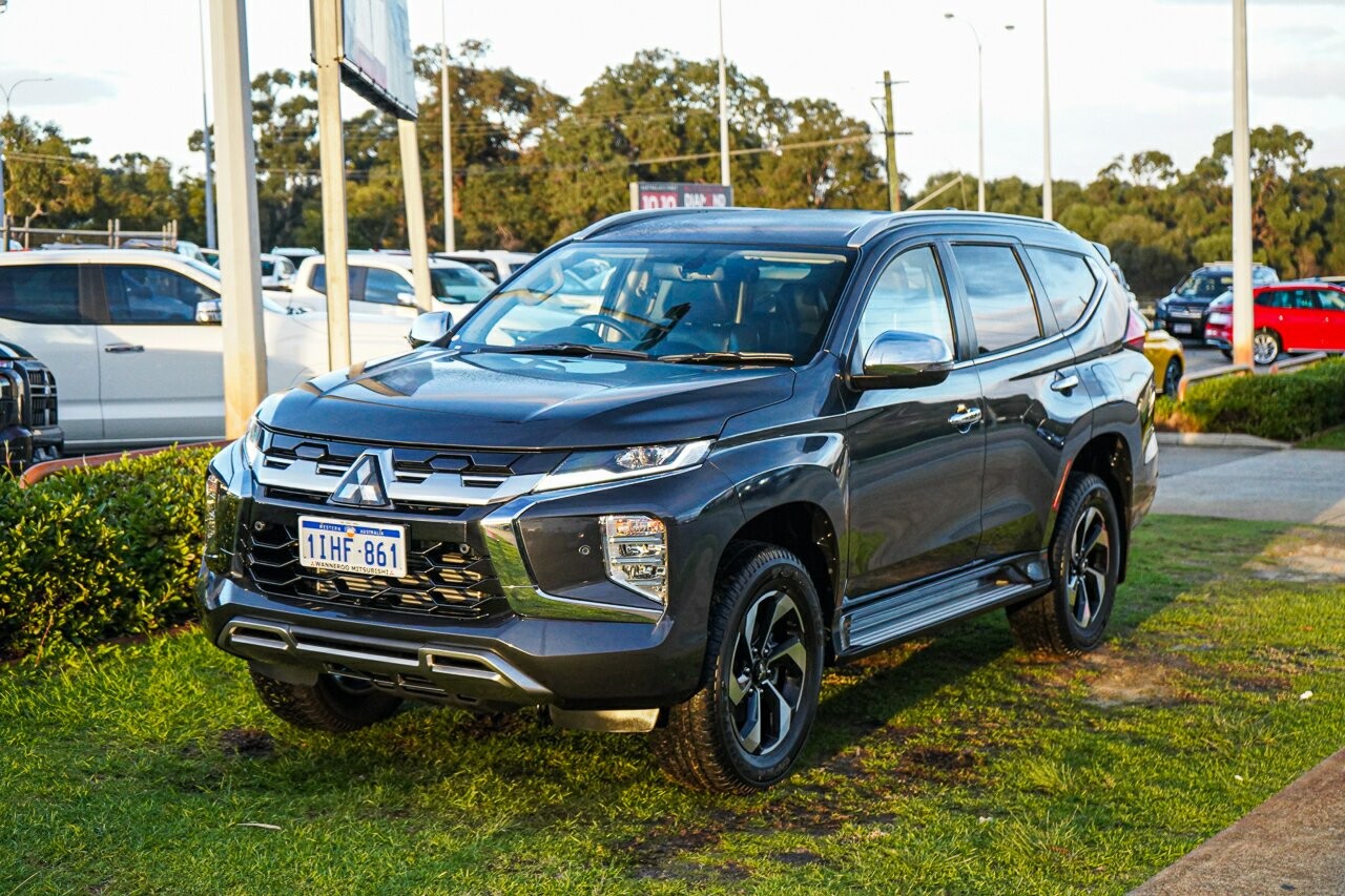 Mitsubishi Pajero Sport image 4