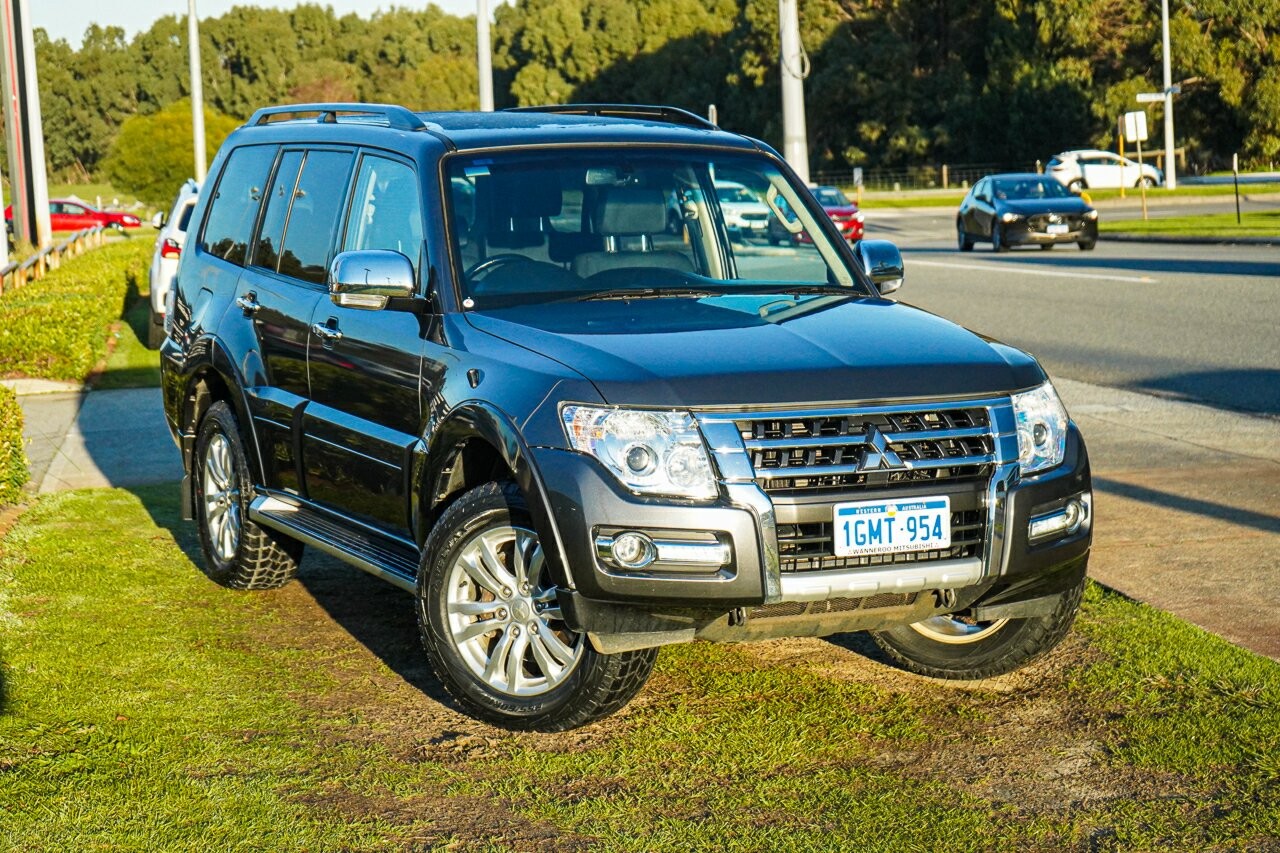Mitsubishi Pajero image 1